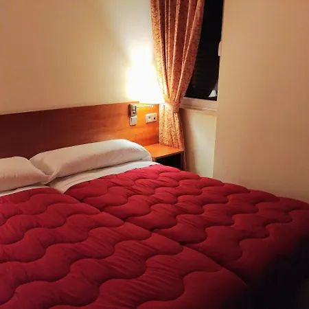 Hostal Prada Borges-2